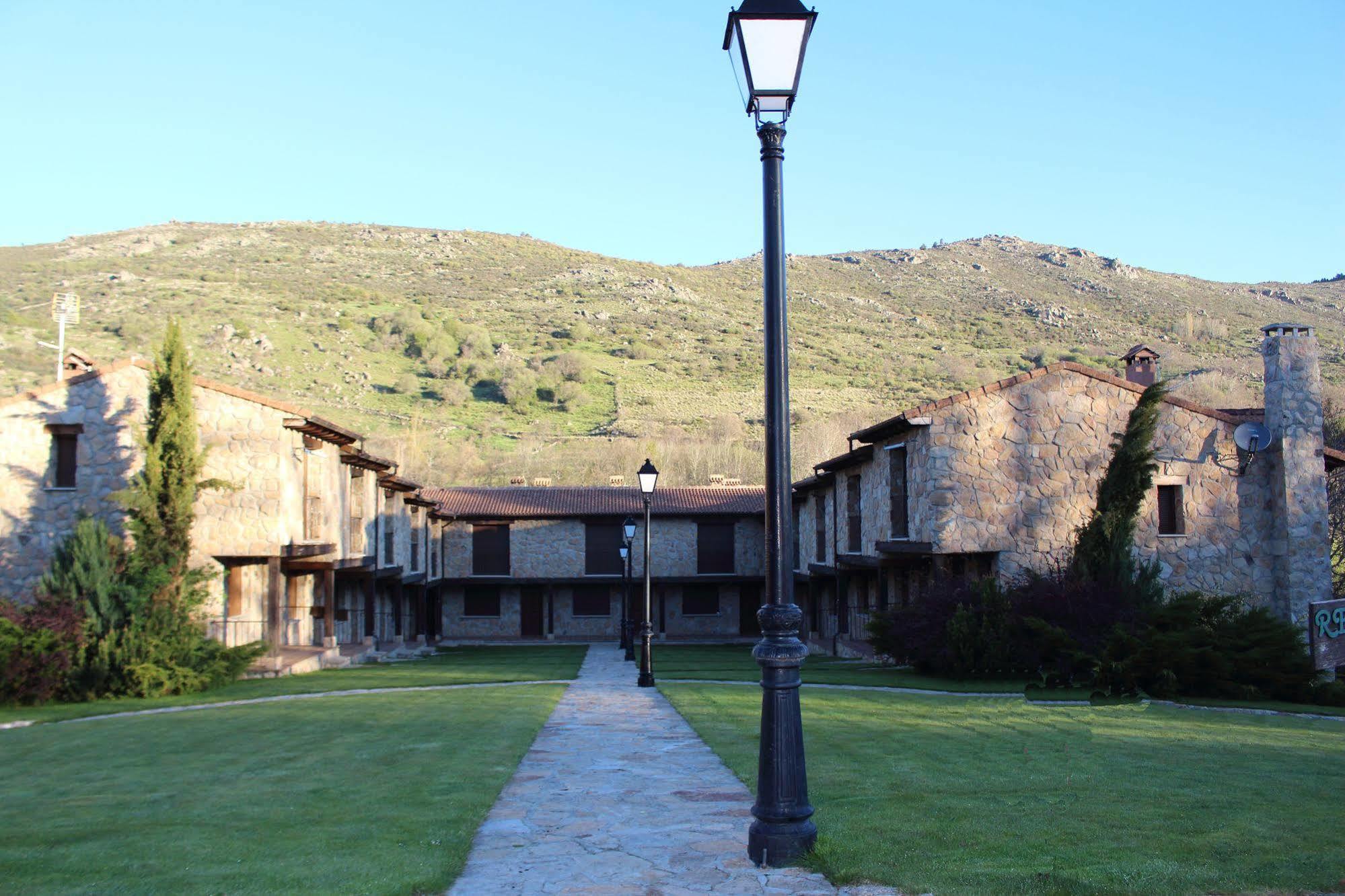 Hotel Ribera Del Corneja Navacepedilla de Corneja Extérieur photo