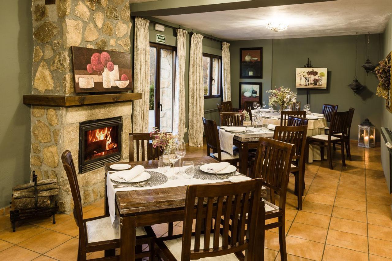Hotel Ribera Del Corneja Navacepedilla de Corneja Extérieur photo